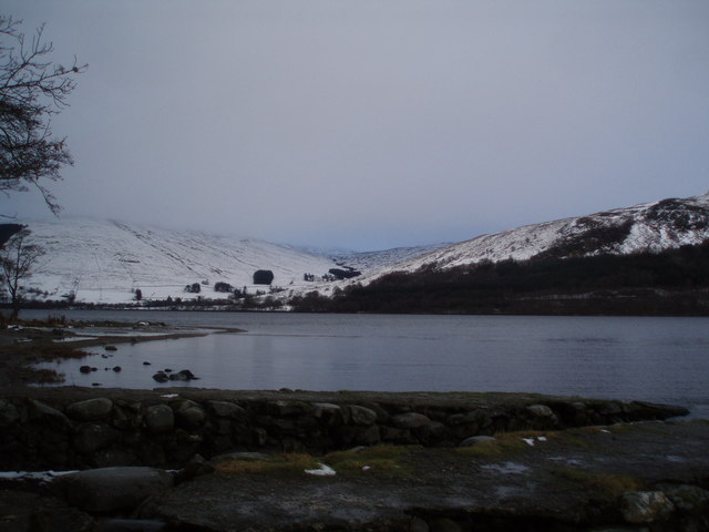 File:Loch Earn from an old jetty - geograph.org.uk - 651827.jpg