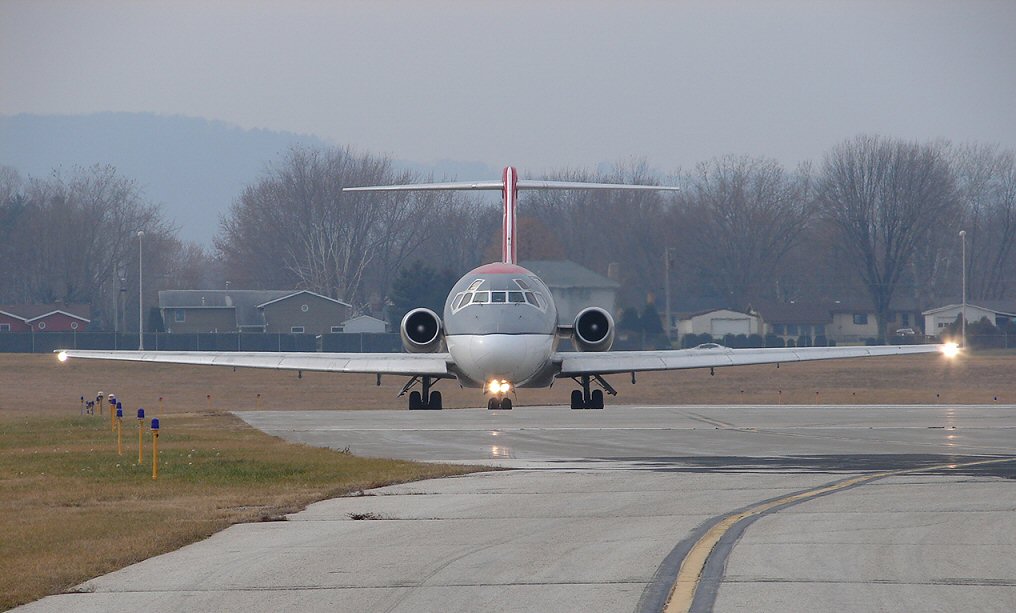 NWA DC-9 Head on (308101956).jpg