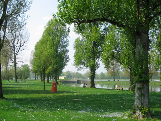 File:Rheinstrandbad - geo.hlipp.de - 3096.jpg