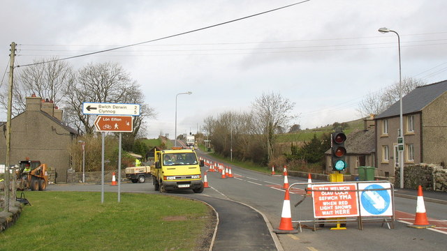 File:Road repair gang on the A487 at Pant Glas - geograph.org.uk - 351660.jpg