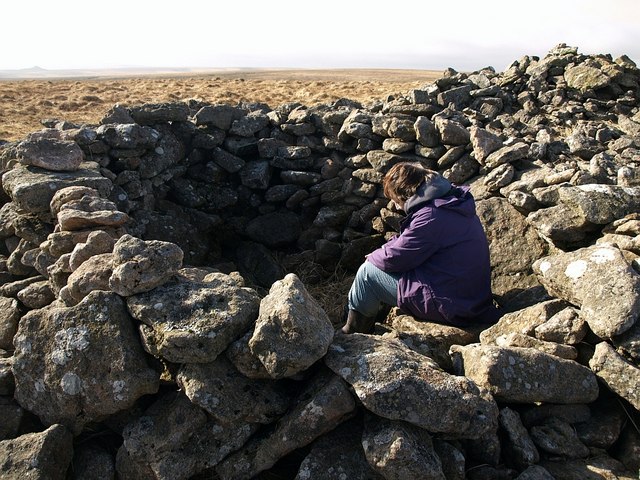 File:Shelter on Snowdon - geograph.org.uk - 1182092.jpg