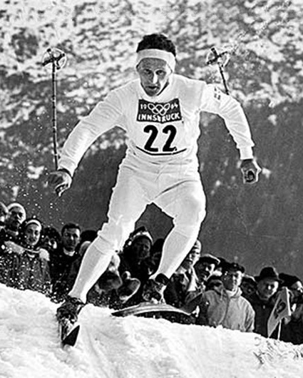 Le Suédois Sixten Jernberg dans une course de ski de fond.