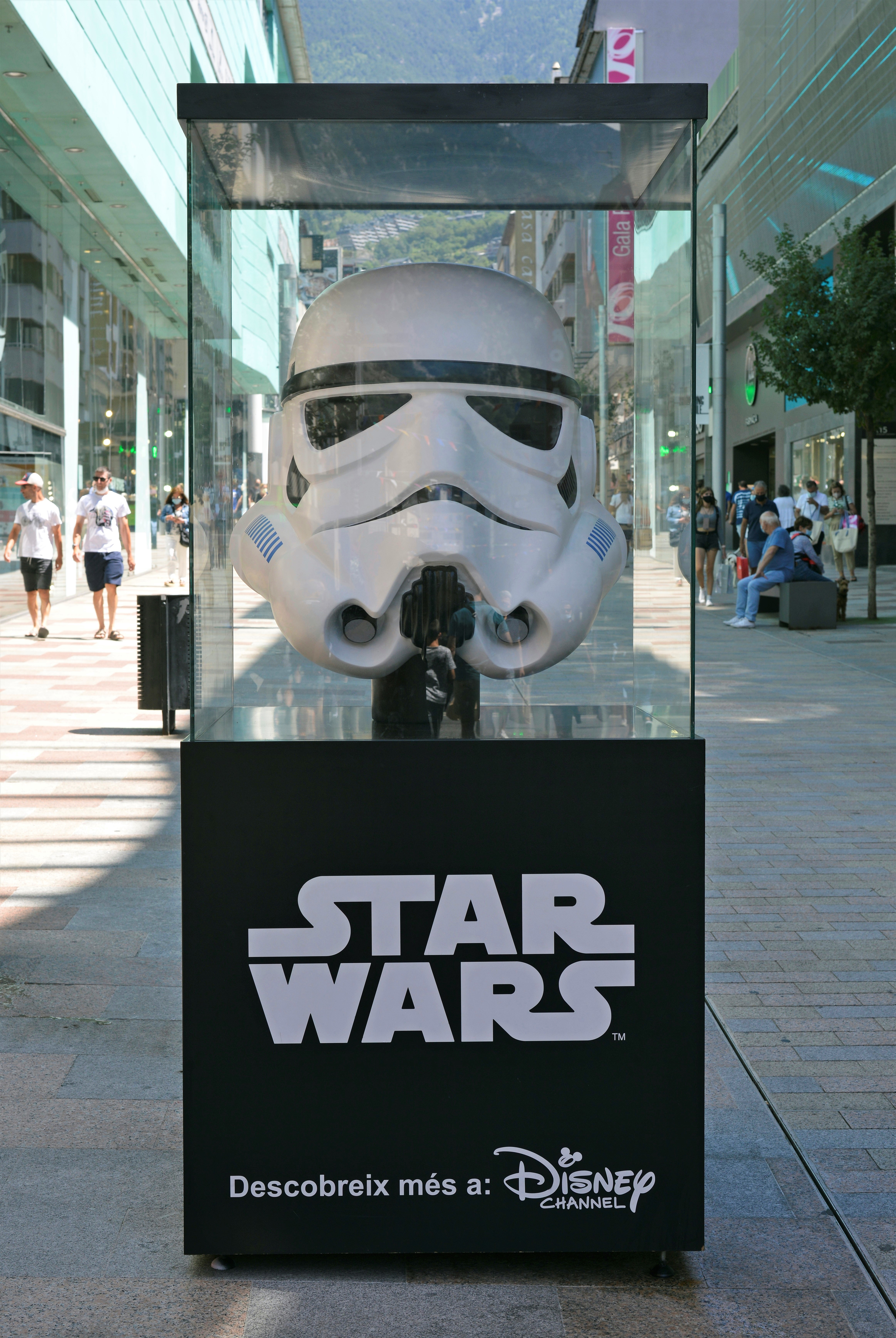 File:Star-wars.jpg - Wikimedia Commons