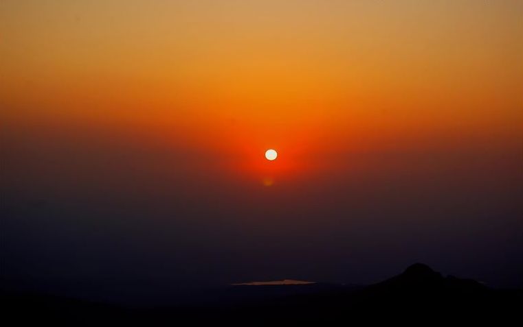 File:Sunrise At Girnar.jpg