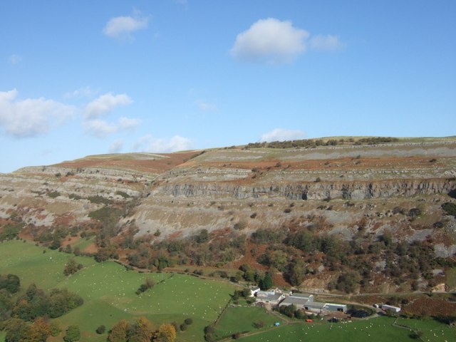 File:Tan-y-Castell from Castell Dinas Bran - geograph.org.uk - 1023544.jpg