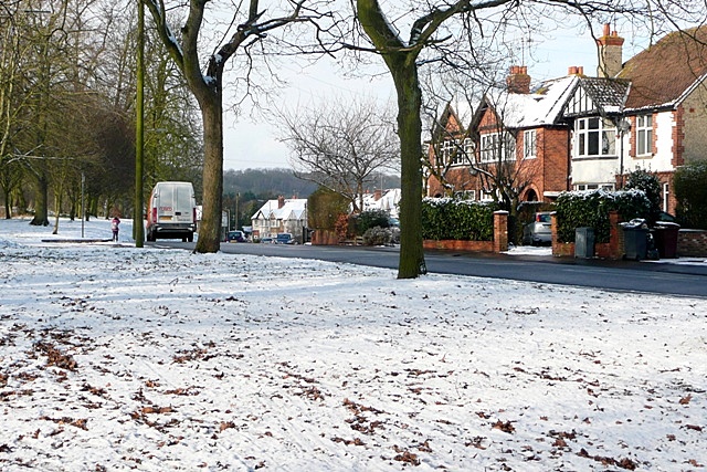 File:Tilehurst Road - geograph.org.uk - 1156636.jpg