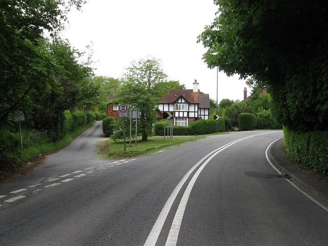 File:Tunbridge Wells Road - geograph.org.uk - 1319437.jpg