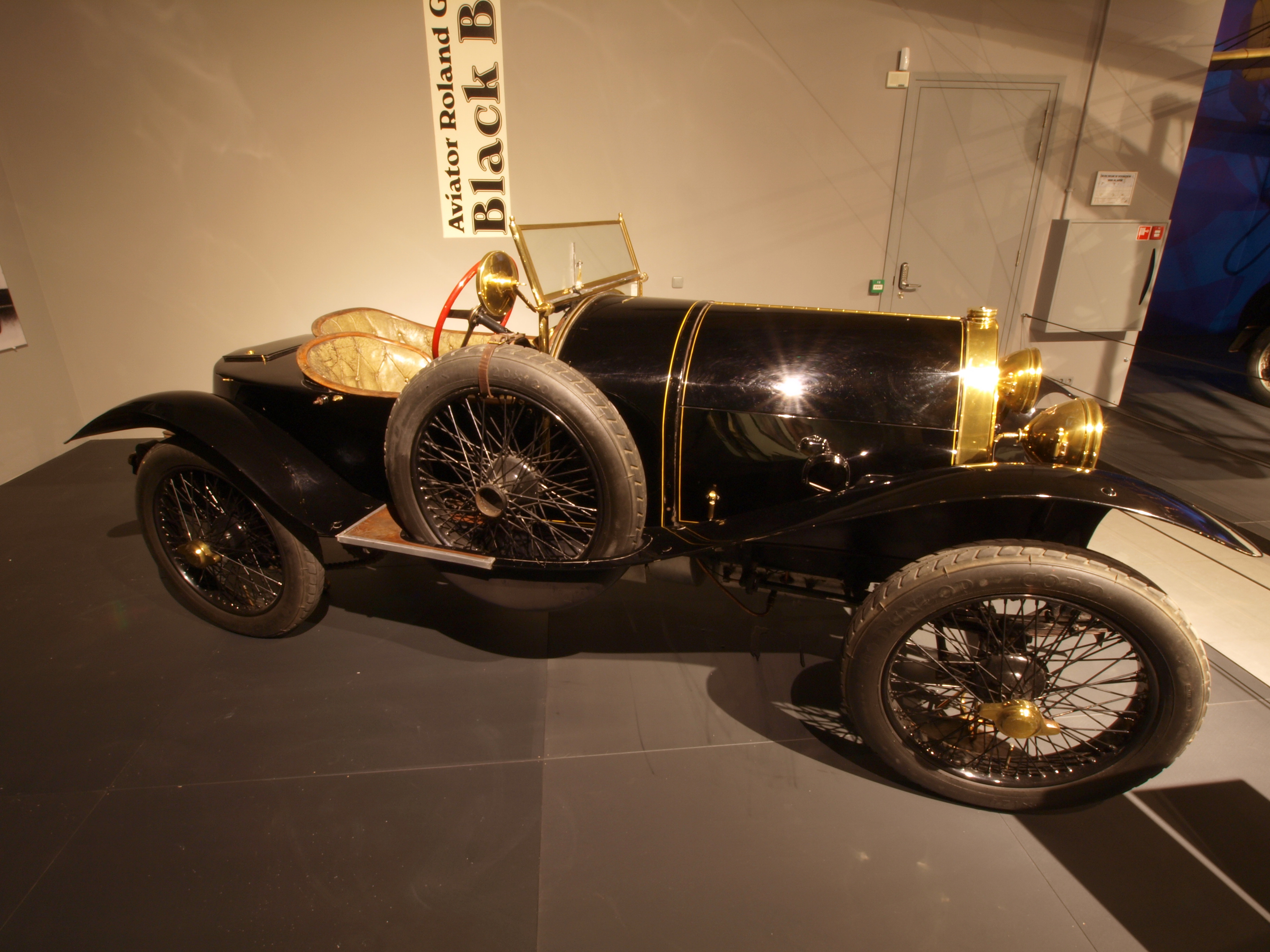 File:1913 Bugatti Type 18 SportsTwo seater Black Bess p2.JPG - Wikipedia