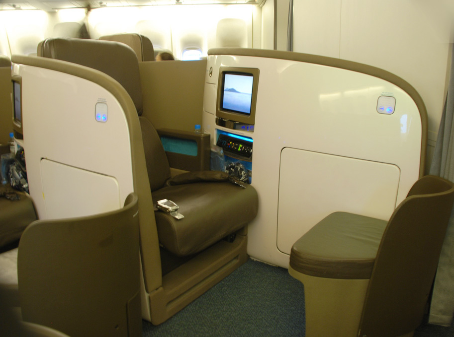 File:Air New Zealand Business Premier 777 seat.jpg - Wikipedia