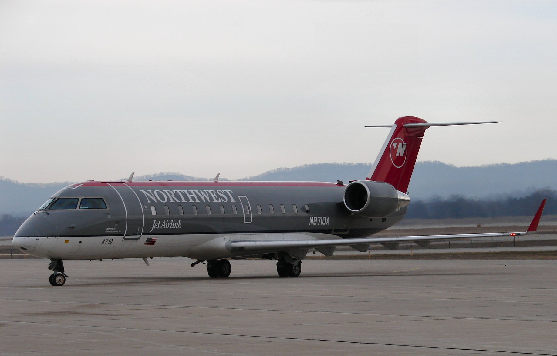 Arrival of the CRJ at LSE (293291785).jpg