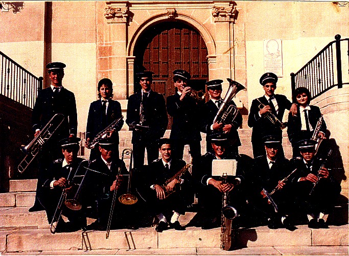 File:Banda de Música La Lira de Monforte - Año 1982.jpg