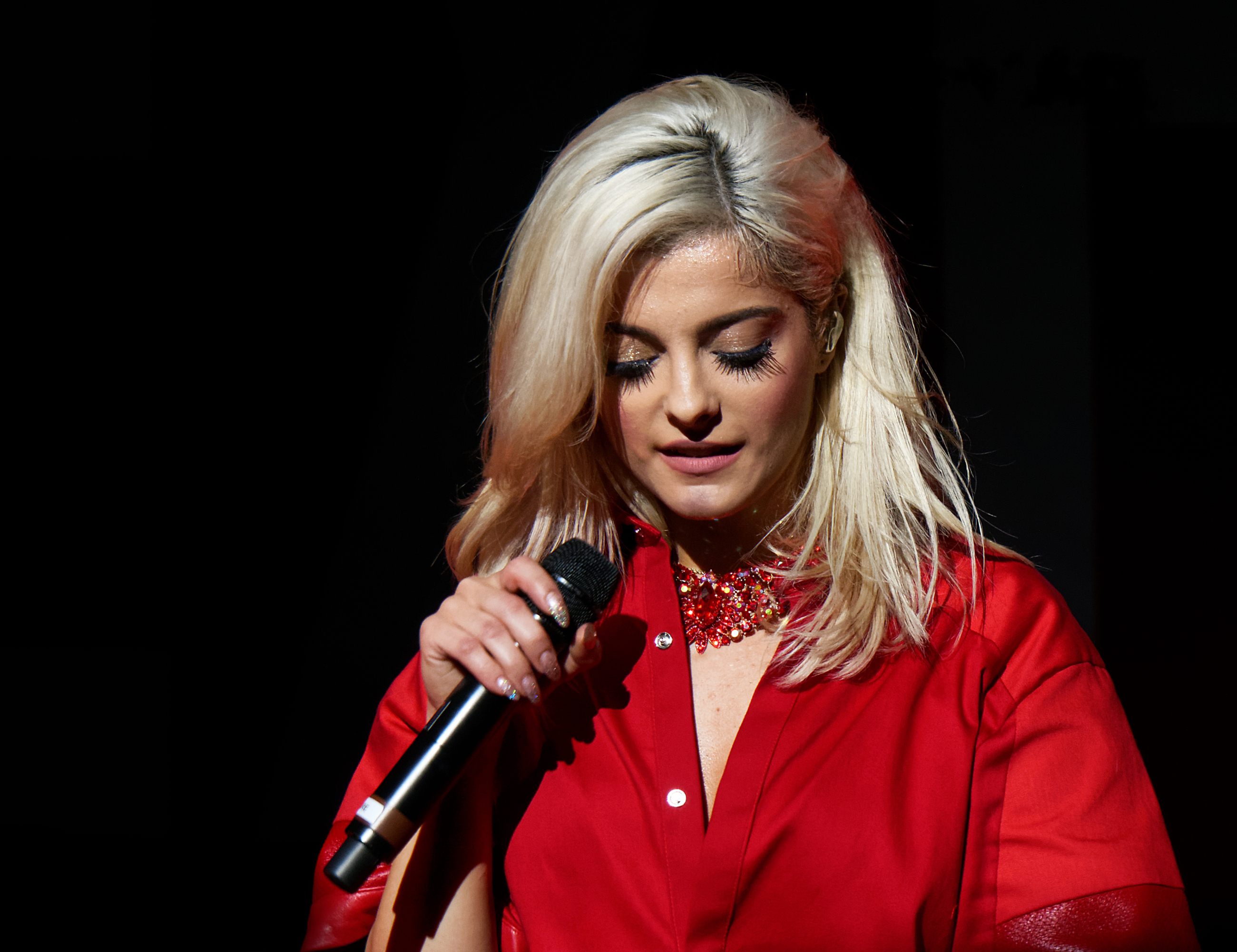 File Bebe Rexha Live At Staples Center Los Angeles 17 Jpg Wikimedia Commons