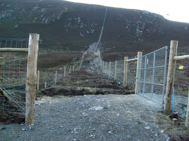 File:Boar fence, Gleann Mor - geograph.org.uk - 801904.jpg