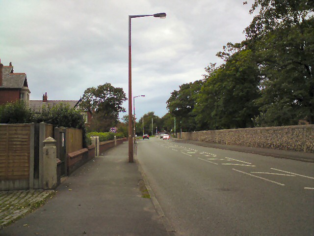 File:Church Road - geograph.org.uk - 3147180.jpg