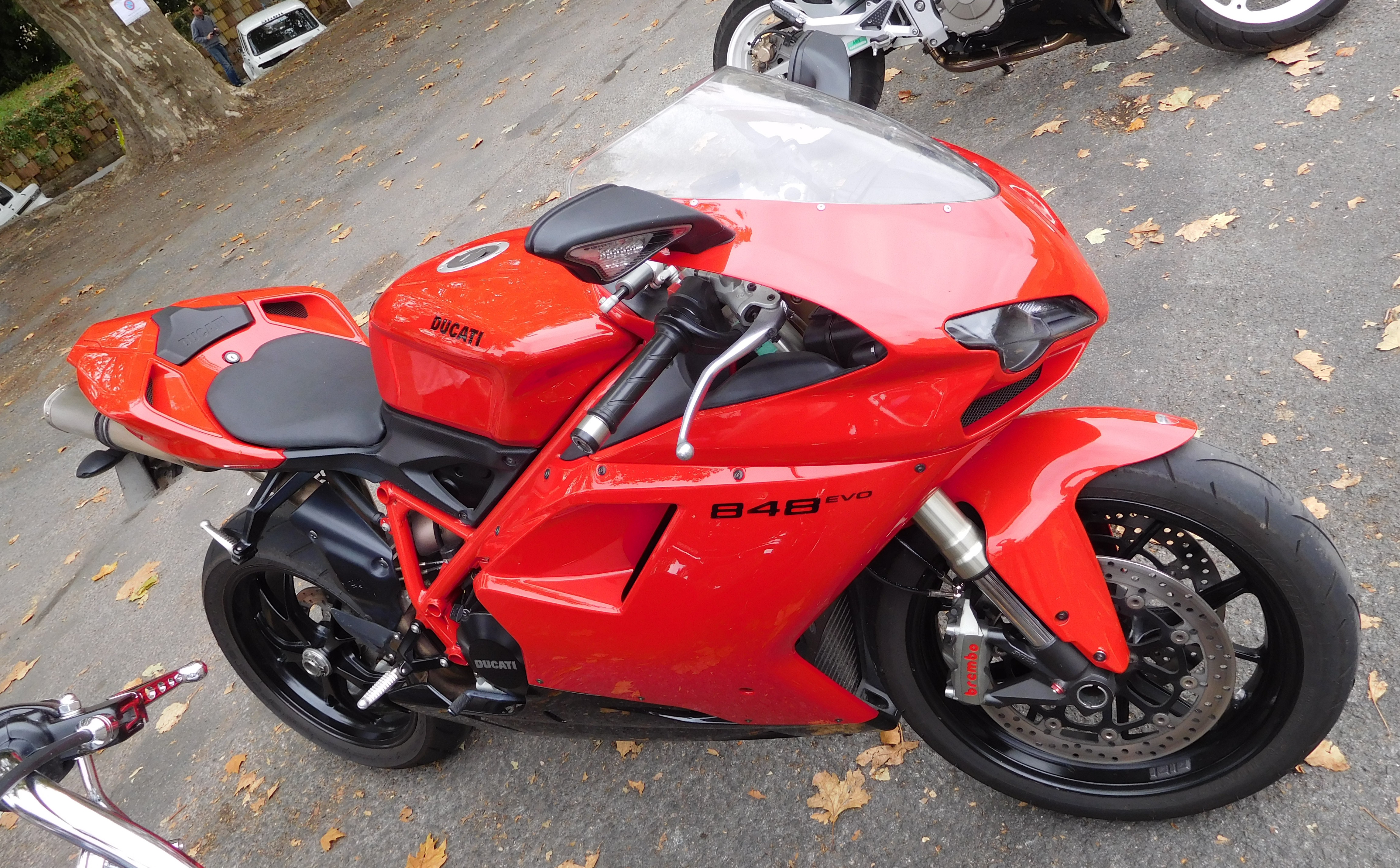 Ducati 848 EVO красный