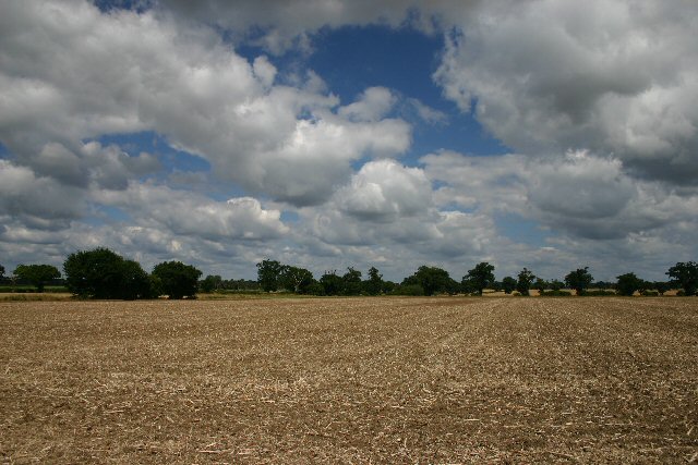 File:Farmland at Bowbeck - geograph.org.uk - 216238.jpg