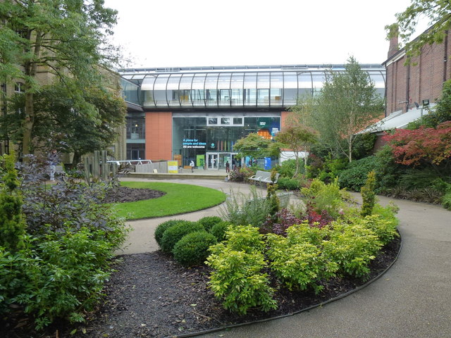 File:Gallery Oldham.jpg