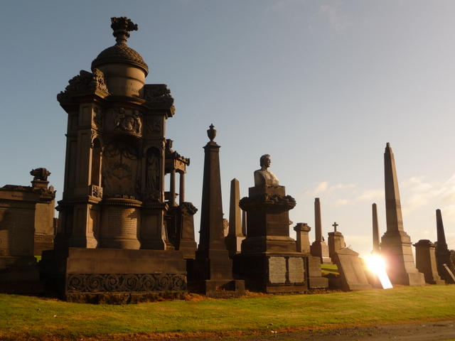 File:Glasgow, memorials big and small - geograph.org.uk - 1535451.jpg