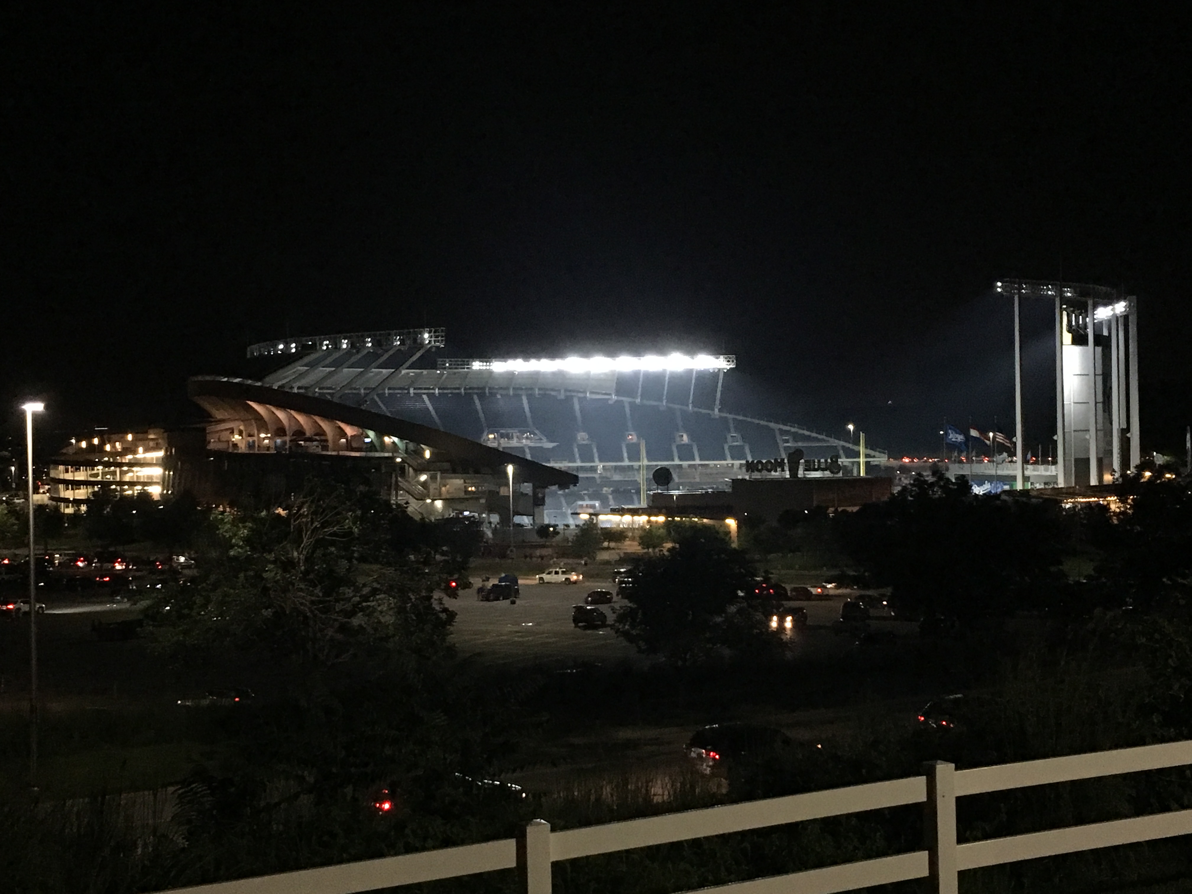 Kauffman Stadium - Wikipedia