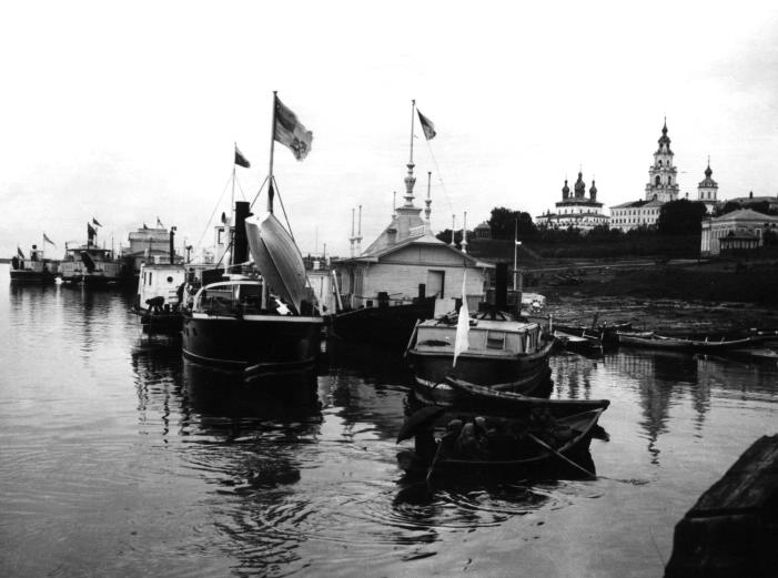 File:Kostroma quay.jpeg