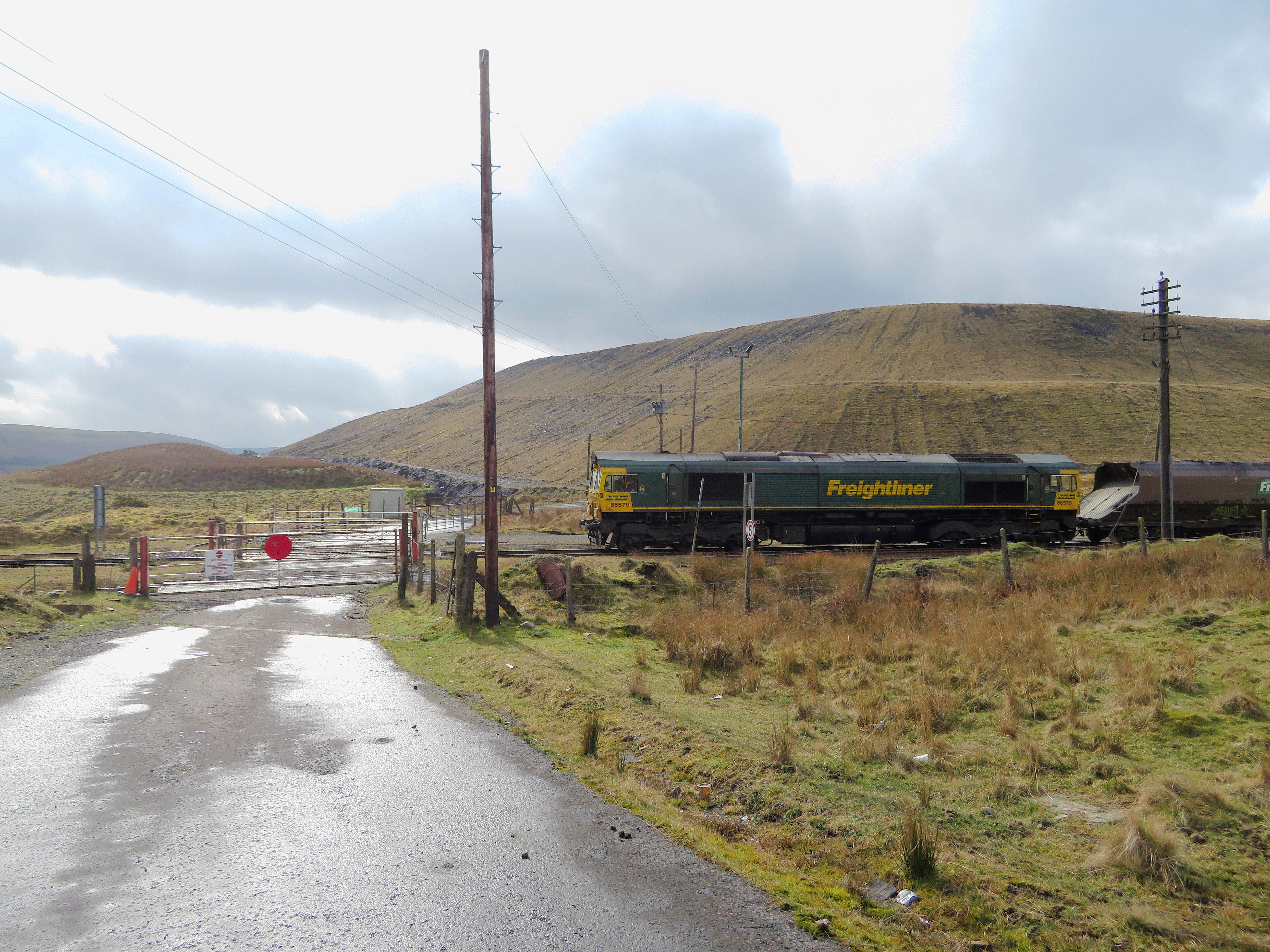 Cwm Bargoed railway station