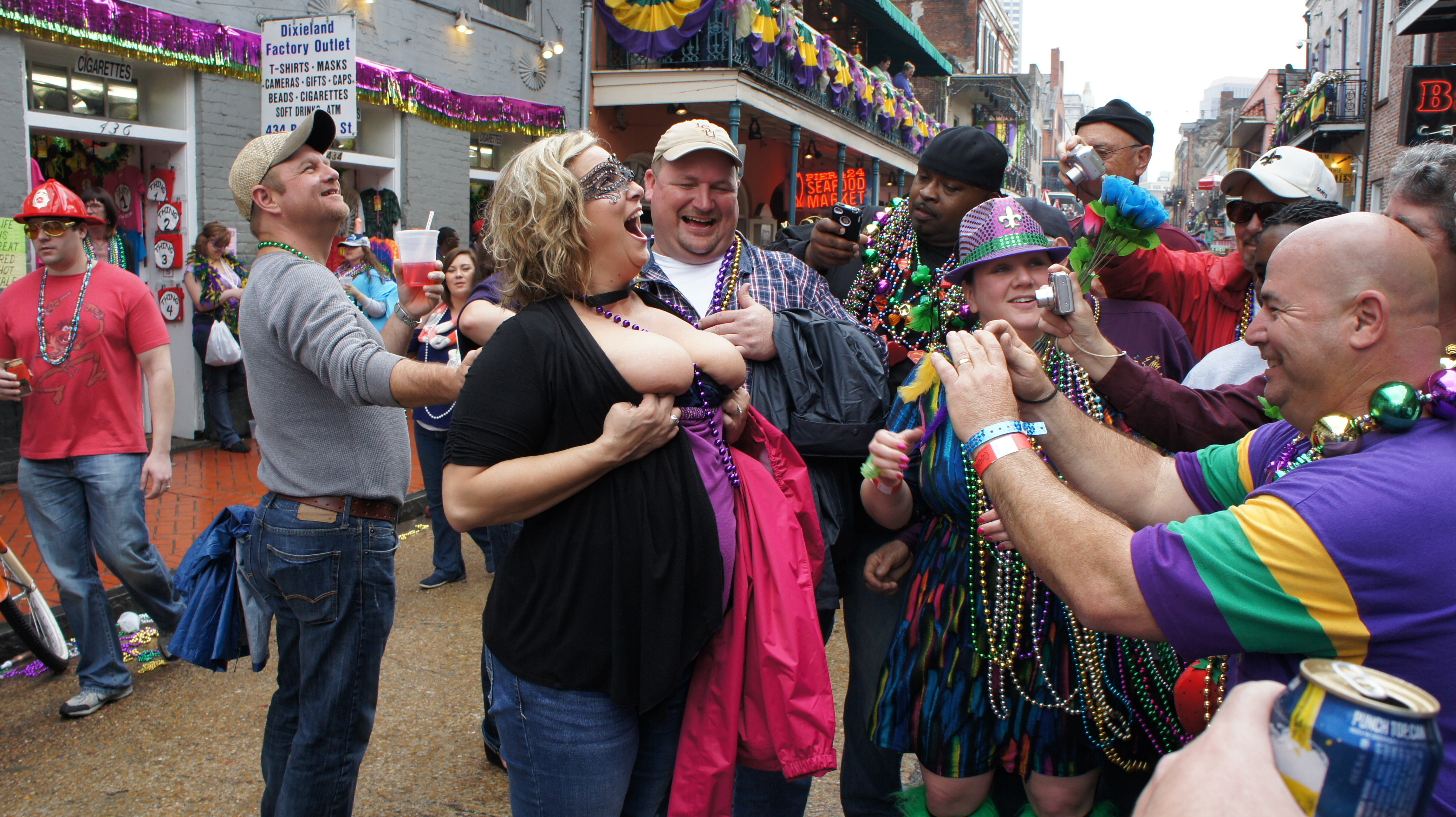 File:Mardi Gras 2013 in New Orleans by Miguel Discart 04.jpg - Wikimedia  Commons