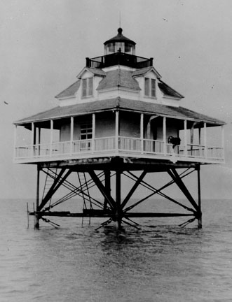 File:Merrill shell bank light.JPG