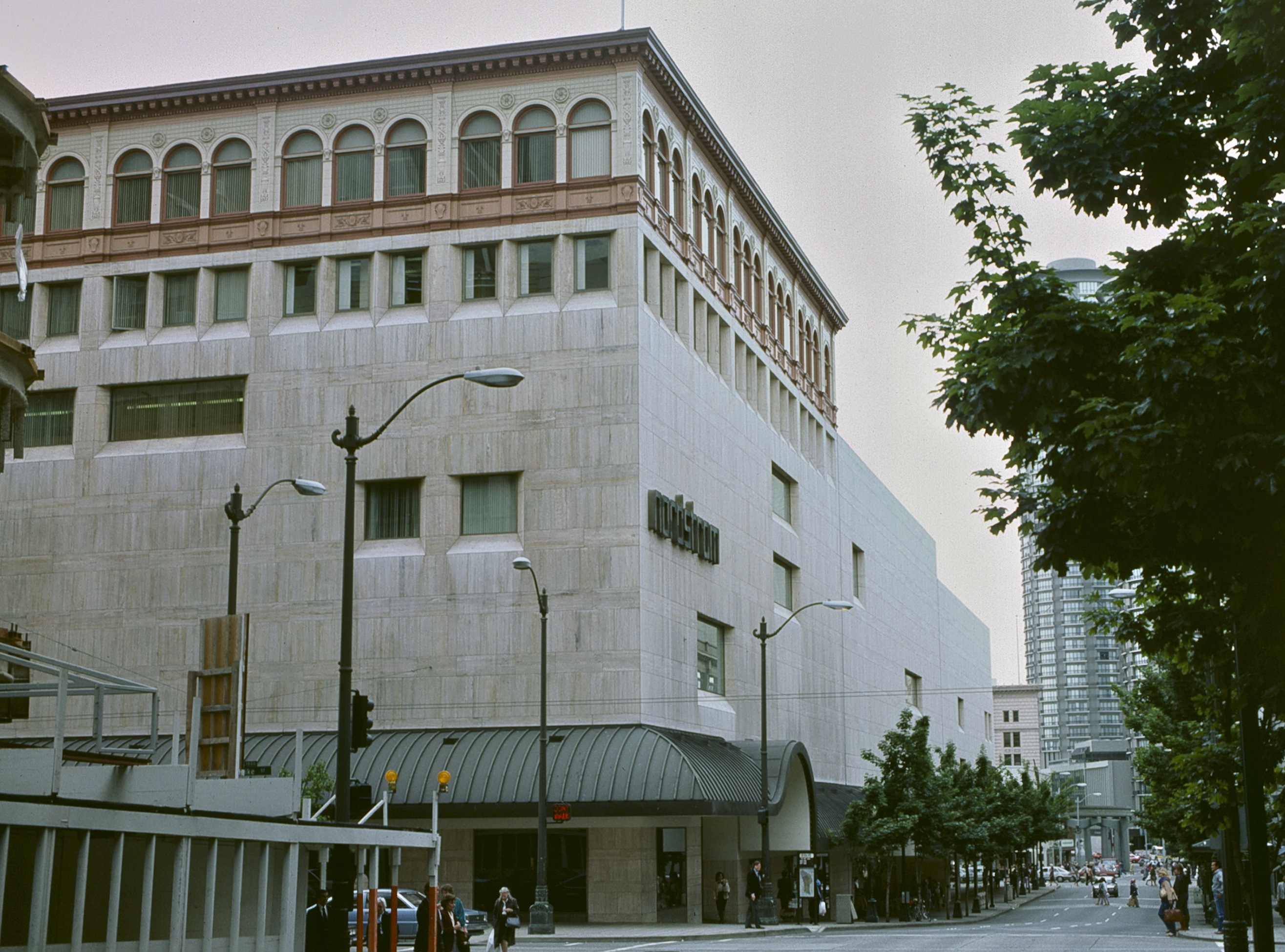 File:Seattle - detail of the old downtown Nordstrom 01.jpg - Wikimedia  Commons