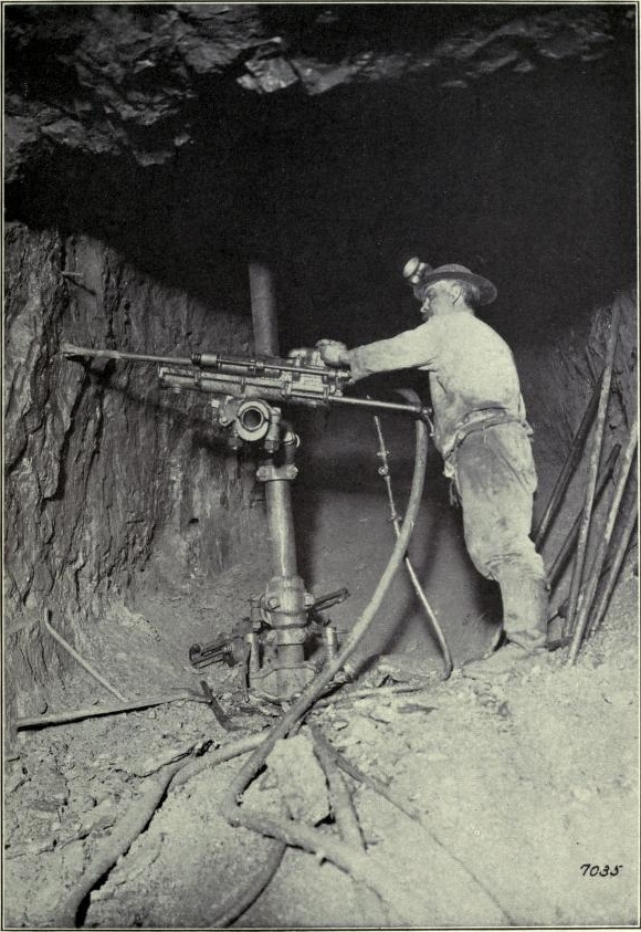 https://upload.wikimedia.org/wikipedia/commons/f/ff/One-Man_Drill_in_Operation.jpg