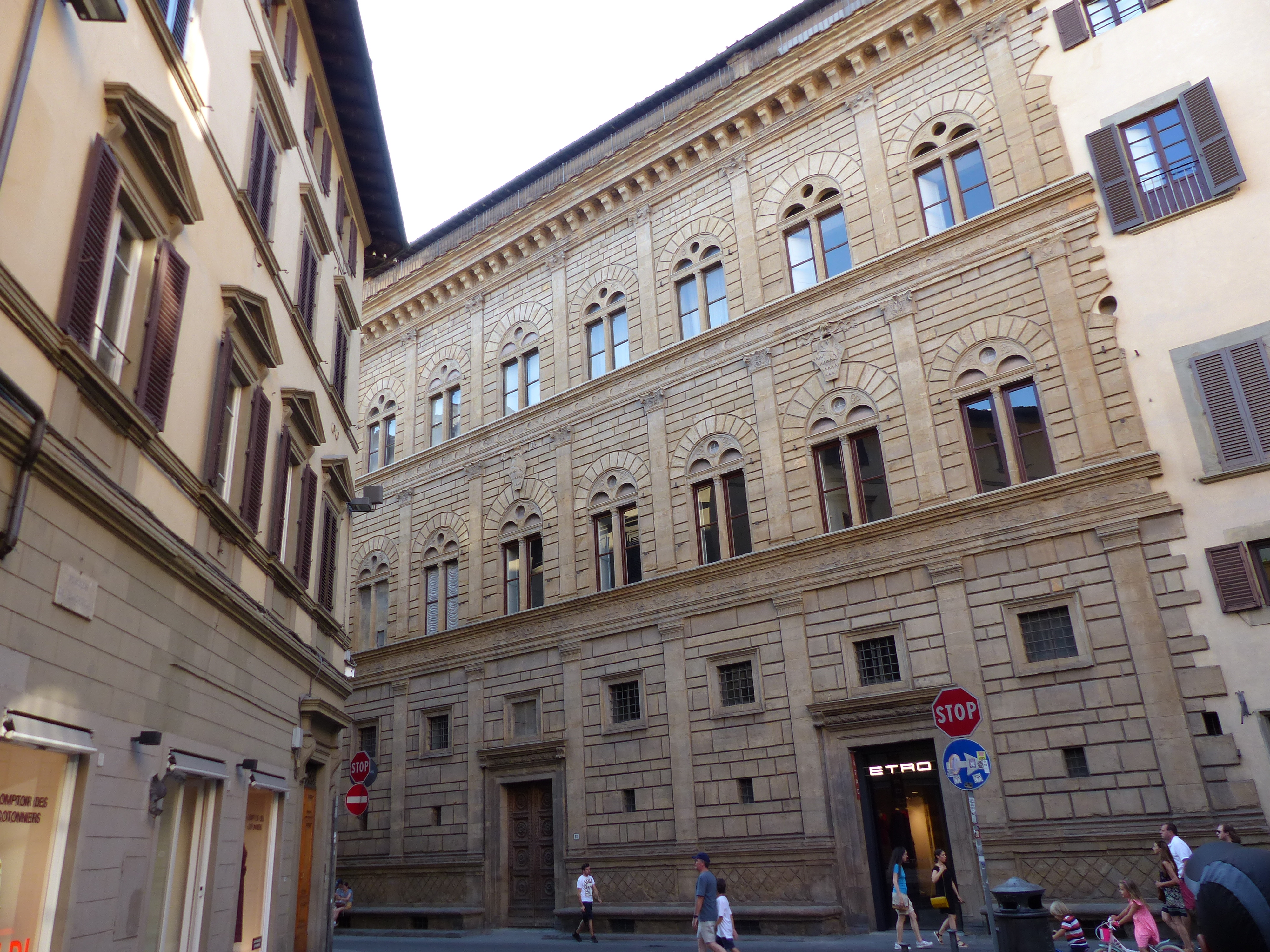 Garantizar ventaja canal File:Palazzo Rucellai, Florencia, Italia, 2019 02.jpg - Wikimedia Commons