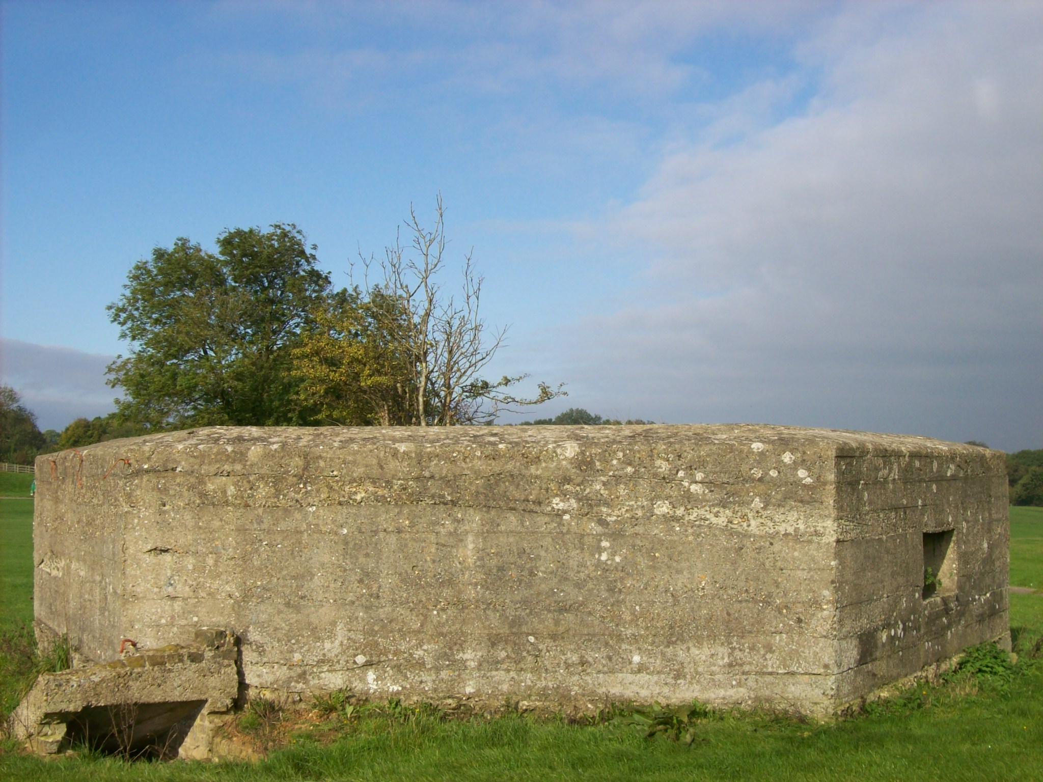 File Pill Box Detling Hill.jpg Wikimedia Commons