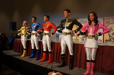 File:Power Rangers Megaforce Cast at Power Morphicon 3. Photo taken by RangerCrew.jpg