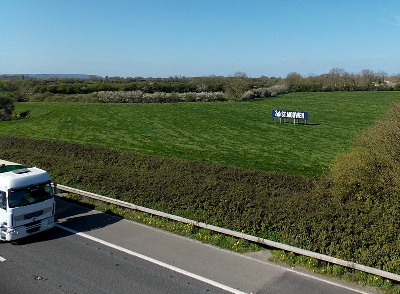 File:St Modwen board in a field near the M5 motorway, Kenn - geograph.org.uk - 4002155.jpg