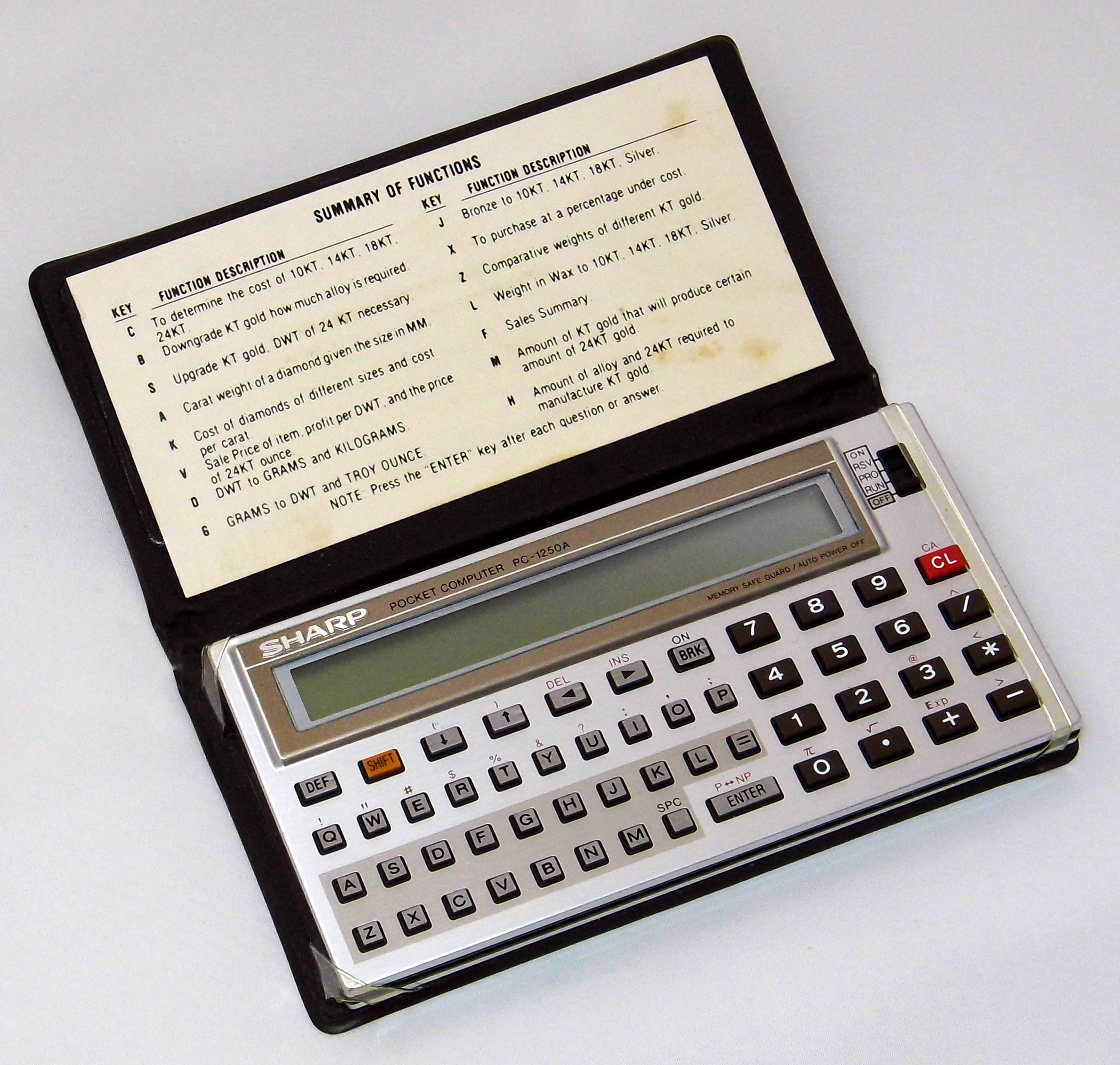 File:Vintage Sharp Pocket Computer, Model PC-1250A, Made In Japan