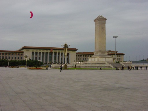 File:WPPeoplesHerosMonument.jpg