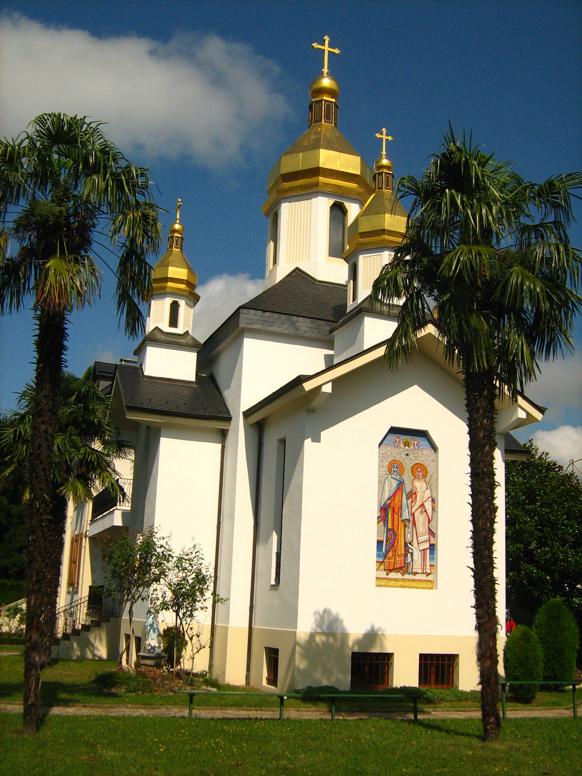 Церква Успіння Пресвятої Богородиці (Лурд) — Вікіпедія