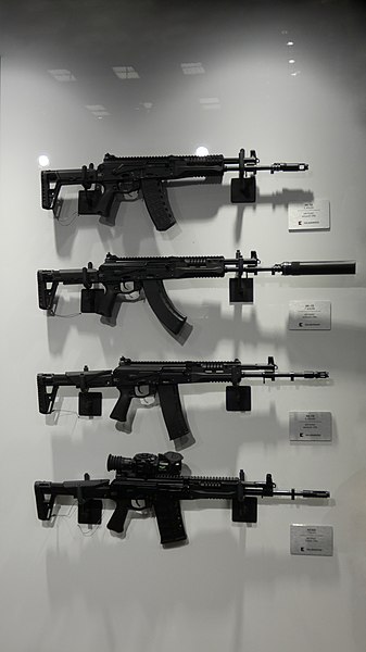 File:"Kalashnikov" assault rifles during the "Armiya 2021" exhibition.jpg