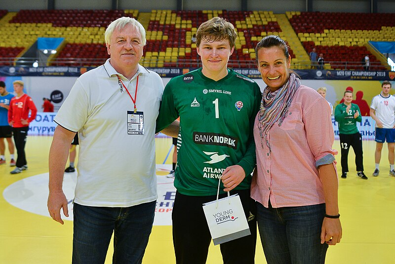 File:М20 EHF Championship FAR-EST 24.07.2018-6208 (43609224301).jpg