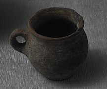 云南省博物馆-新石器时代-元谋大墩子-单耳小陶杯.jpg
