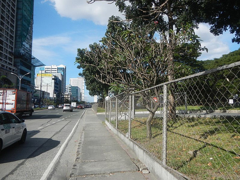 File:02592jfMiriam Ateneo footbridges Katipunan Avenue Loyola Heights Quezon Cityfvf 06.jpg