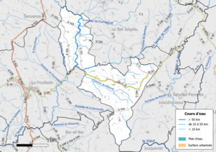 Carte en couleur présentant le réseau hydrographique de la commune