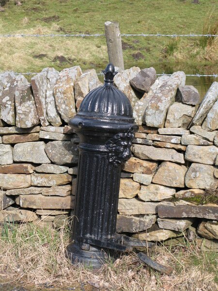 File:19th C cast iron water hydrant - geograph.org.uk - 721464.jpg