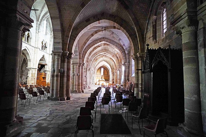 File:2020-08 - Basilique Saint-Pierre de Luxeuil-les-Bains - 22.jpg