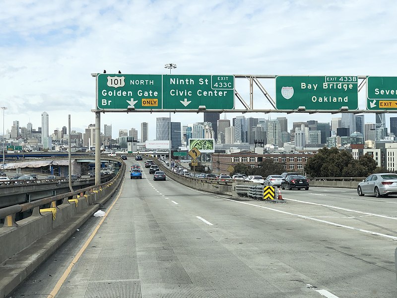 File:2022-03-27 15 13 35 View north along U.S. Route 101 (Bayshore Freeway) at Exit 433B (Interstate 80-Bay Bridge) in San Francisco, California.jpg