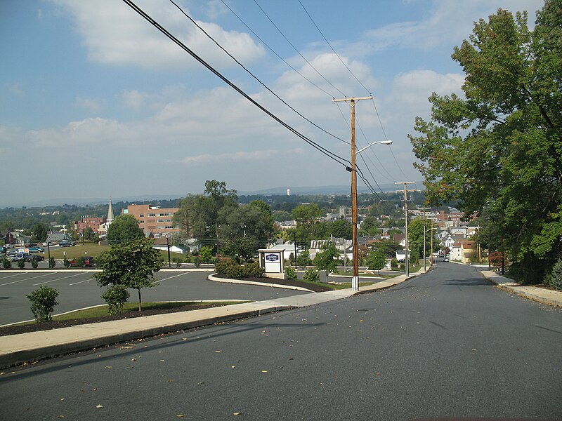 File:2562 - Ephrata - View from Spring Garden St.JPG