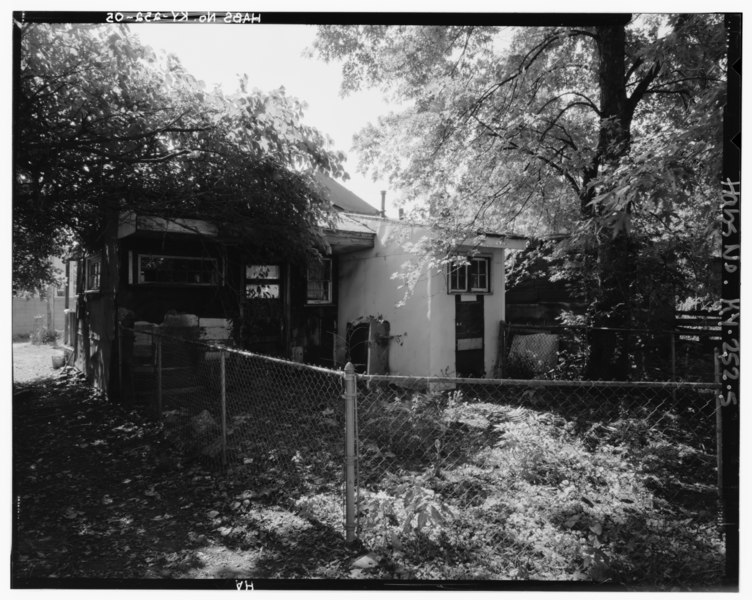 File:3-4 view of rear and east facing side. Note later additions to rear of house shown. - 2409-2411 Eddy Street (House), Louisville, Jefferson County, KY HABS KY,56-LOUVI,81-5.tif