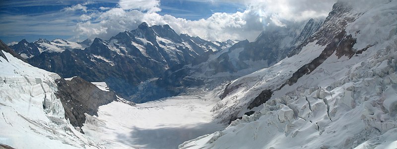 File:5109-5110 - Eismeer - View from Jungfraubahn.JPG