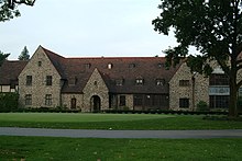 Aronimink Clubhouse in 2006 AGC Clubhouse.jpg