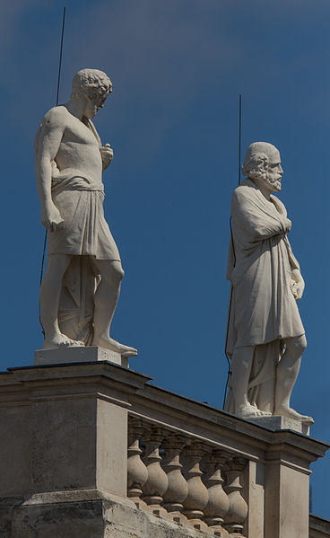 File:AT 13763 Roof figures at the Kunsthistorisches Museum, Vienna-38.jpg