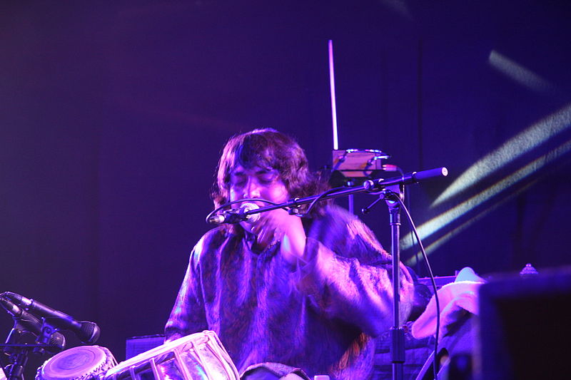 File:Amrat Hussain trio15.JPG